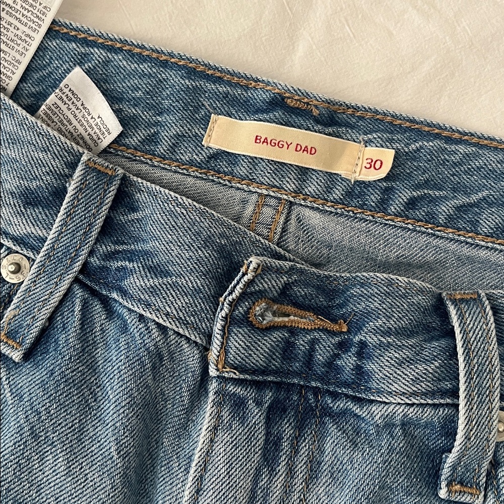 Levi's Baggy Dad Wide Leg Relaxed Fit Distressed Denim Jeans sz 30 - Picture 4 of 8